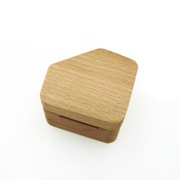 High-quality wooden jewelry box 5,3 x 4,5 cm PD01